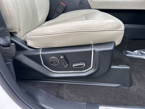 Used 2020 Ford Expedition Platinum image 40