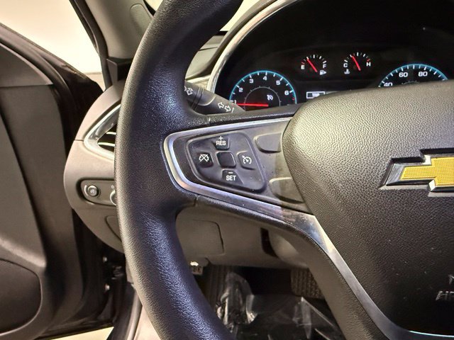 Used 2017 Chevrolet Malibu LT FWD image 14