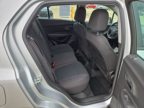Used 2017 Chevrolet Trax LS FWD image 12