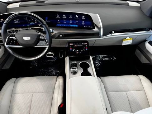 New 2026 Cadillac Vistiq Luxury AWD/4WD image 14