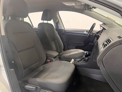 Used 2019 Volkswagen e-Golf SE w/ Driver Assistance Package image 10