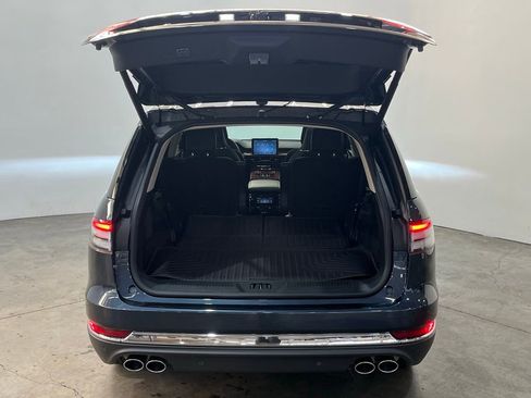Used 2024 Lincoln Aviator Reserve w/ Equipment Group 201A image 12