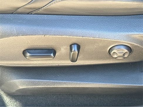 Used 2020 Buick Envision Essence image 33