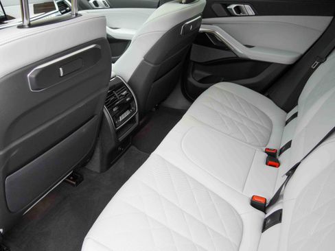 Certified 2025 BMW X6 xDrive40i w/ Climate Comfort Package image 36