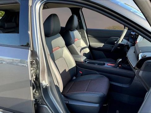 New 2026 Nissan Kicks SR FWD image 10