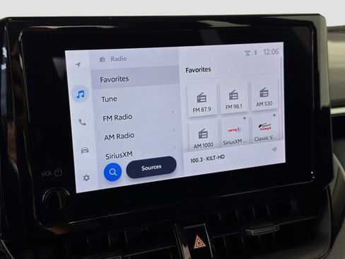 Used 2025 Toyota Corolla LE FWD image 19
