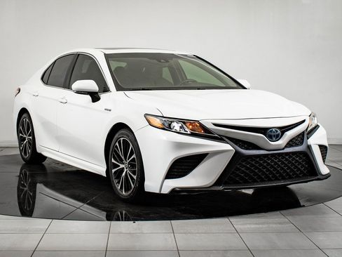 Used 2018 Toyota Camry SE image 12