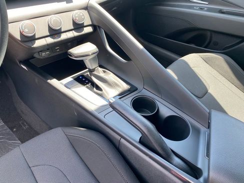 New 2026 Hyundai Elantra SE FWD image 13