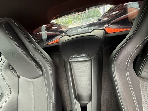 Used 2020 Chevrolet Corvette Stingray Coupe w/ Z51 Performance Package image 19