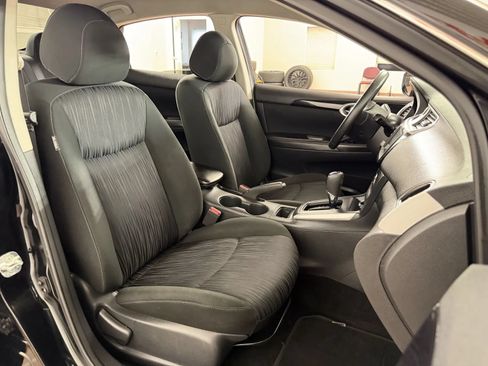 Used 2019 Nissan Sentra SV FWD image 30