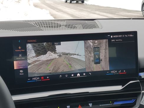 Used 2025 BMW 530i xDrive w/ M Sport Package image 17