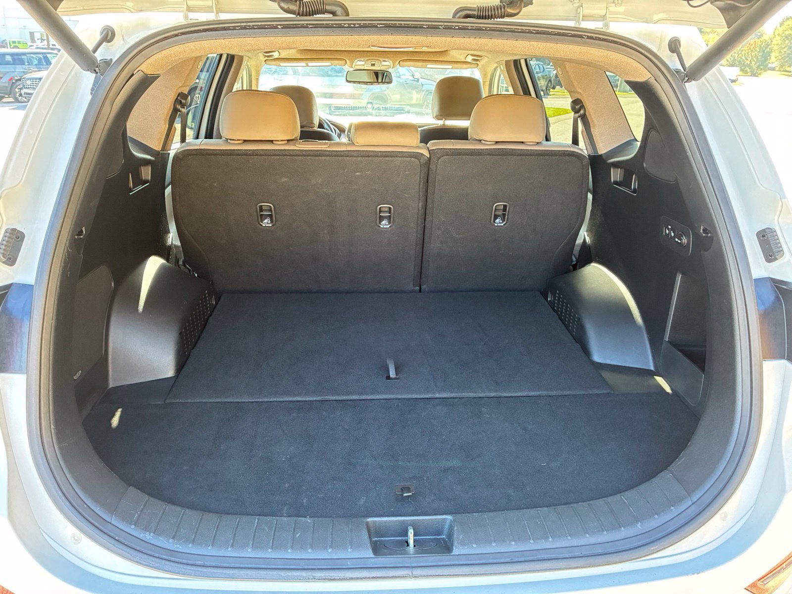 Used 2019 Hyundai Santa Fe Limited FWD image 16