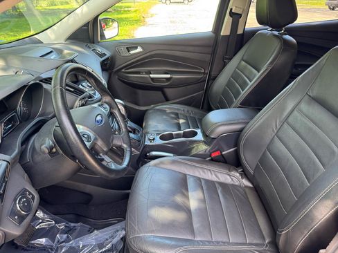 Used 2015 Ford Escape Titanium AWD/4WD image 25