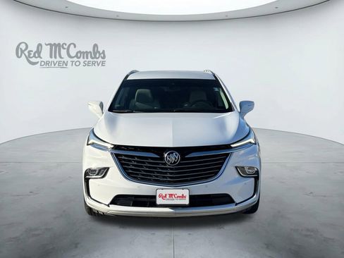 Used 2024 Buick Enclave Essence image 8