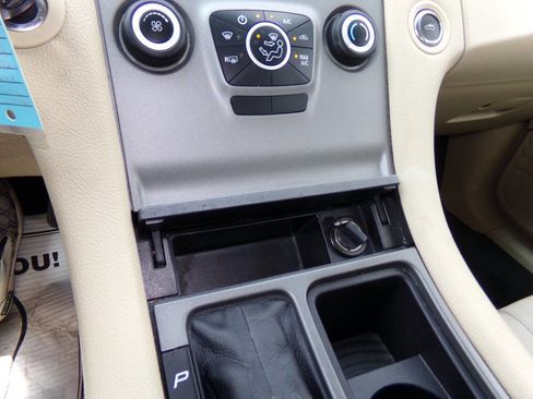 Used 2016 Ford Taurus SE image 52