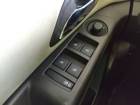 Used 2013 Chevrolet Cruze LTZ image 32