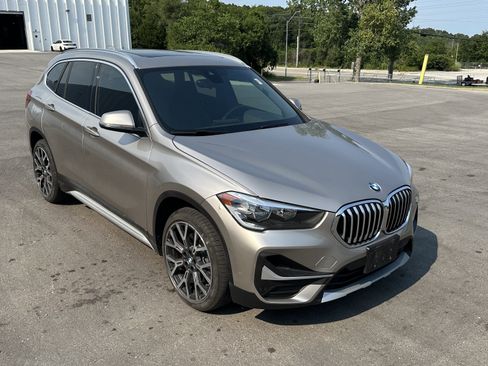 Used 2021 BMW X1 xDrive28i w/ Convenience Package AWD/4WD image 2