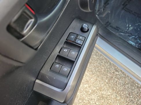 Used 2021 Toyota Tacoma SR5 RWD image 13