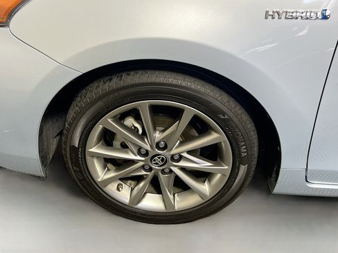 Used 2015 Toyota Prius V Five image 13