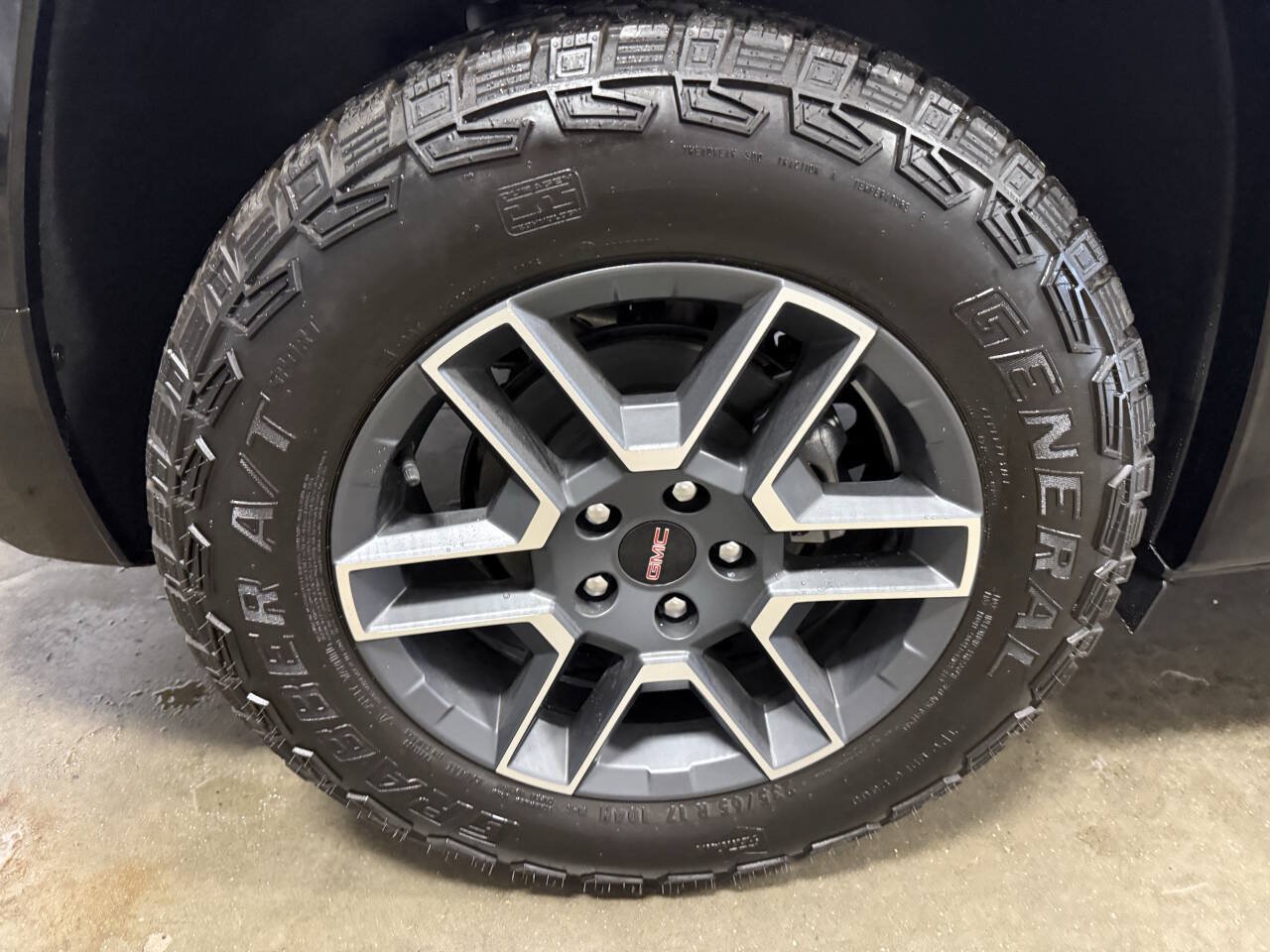 Used 2026 GMC Terrain AT4 w/ Convenience Package III AWD/4WD image 28