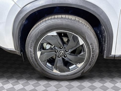 Used 2025 Nissan Rogue SV image 38