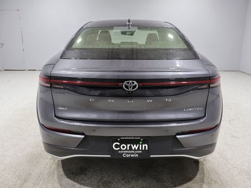 Certified 2023 Toyota Crown AWD/4WD image 3
