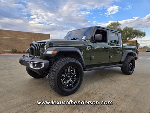 Used 2023 Jeep Gladiator Sport w/ Off Road Group image 2