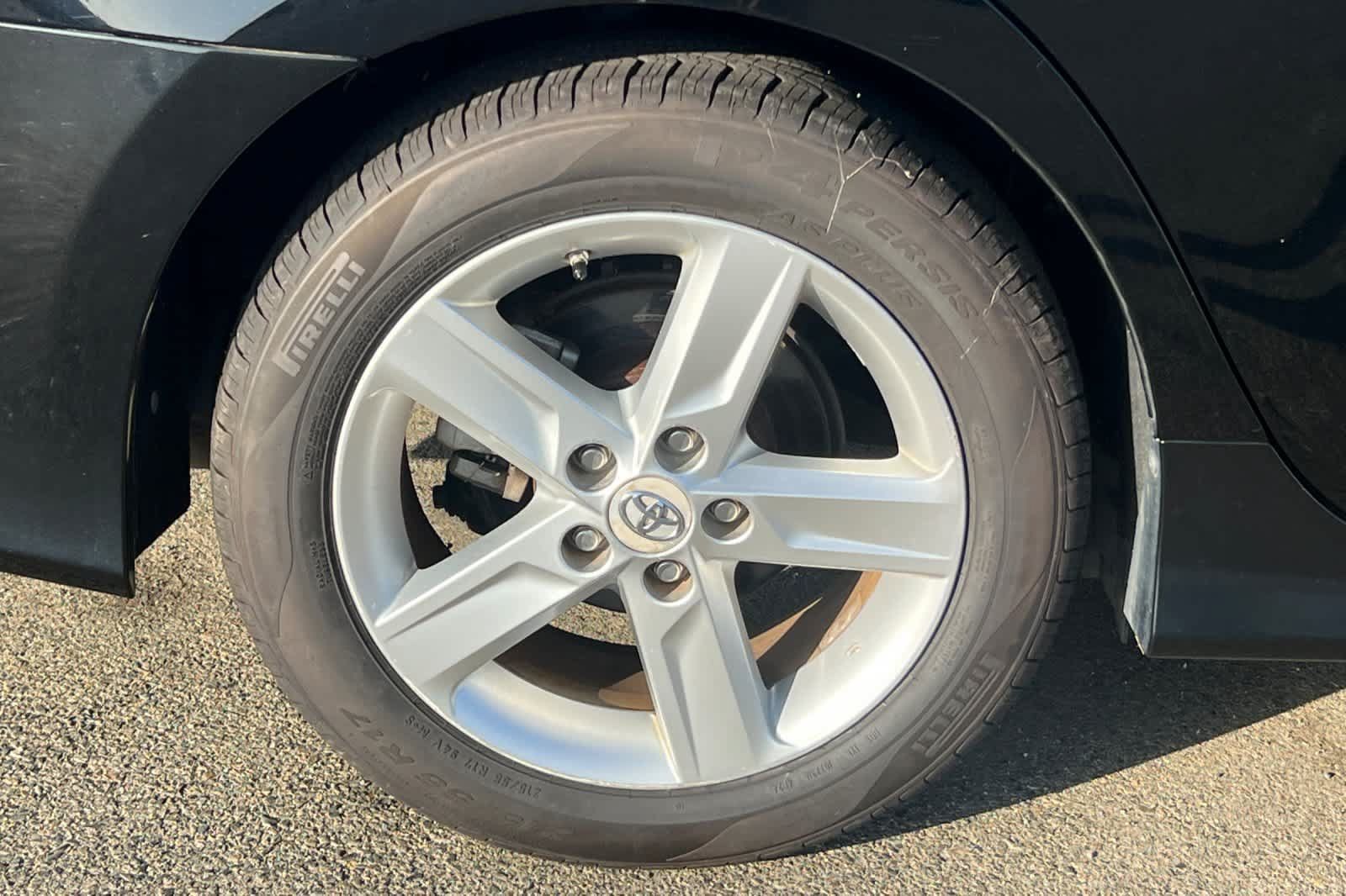 Used 2012 Toyota Camry SE FWD image 20