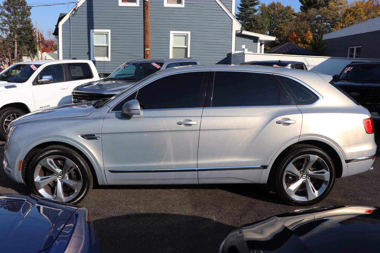 Used 2018 Bentley Bentayga AWD/4WD image 2