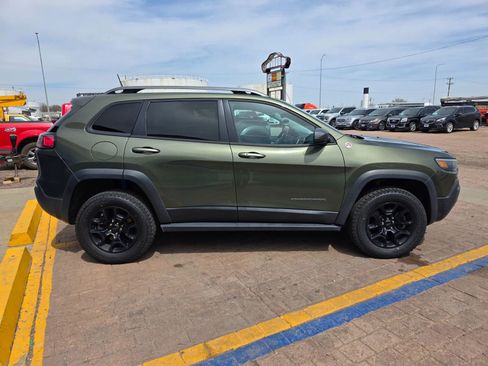 Used 2020 Jeep Cherokee Trailhawk AWD/4WD image 4