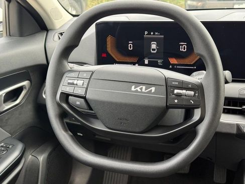 New 2025 Kia K4 LXS image 7