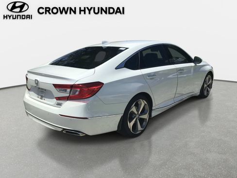 Used 2018 Honda Accord Touring image 4
