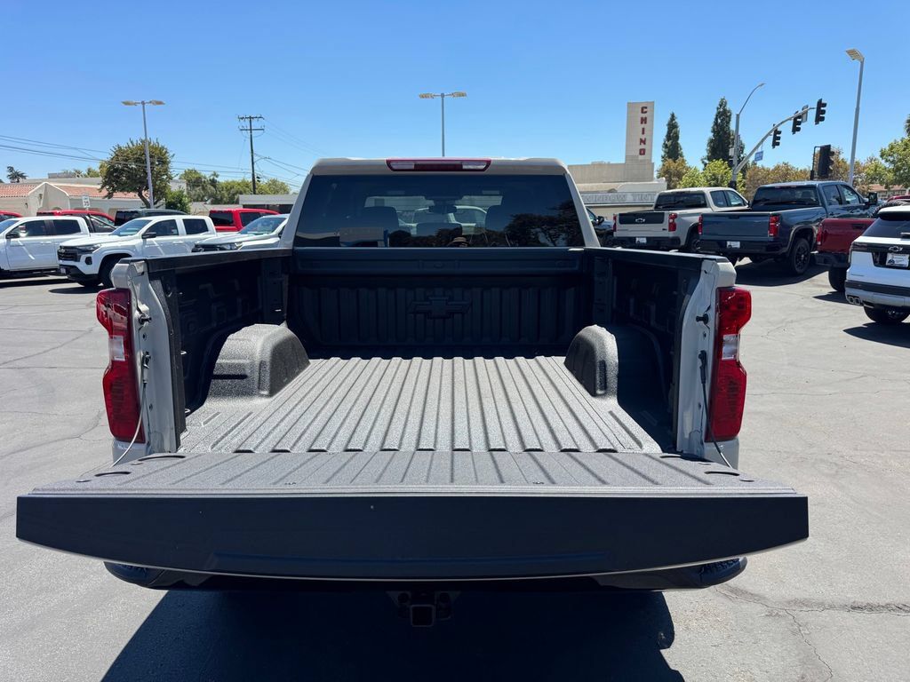 New 2026 Chevrolet Silverado 1500 Custom Trail Boss w/ Turbomax Blackout Package AWD/4WD image 12