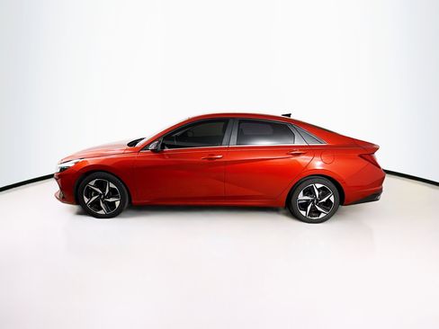 Used 2021 Hyundai Elantra Limited image 7