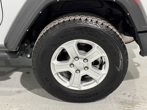 Used 2022 Jeep Wrangler Sport S image 40