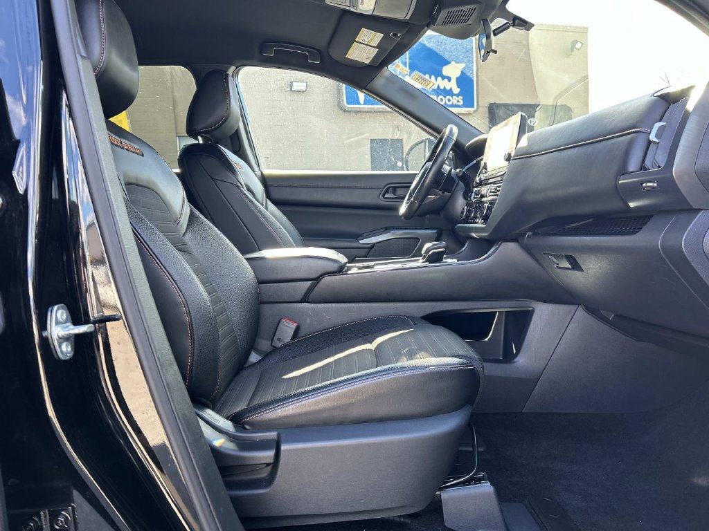 Used 2024 Nissan Pathfinder Rock Creek AWD/4WD image 15