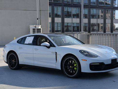 Certified 2022 Porsche Panamera 4 image 8