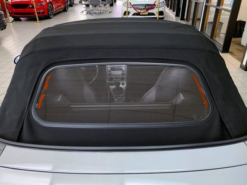 Used 2004 MAZDA MX-5 Miata LS RWD image 7