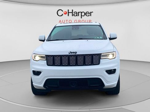 Used 2022 Jeep Grand Cherokee Laredo X AWD/4WD image 8