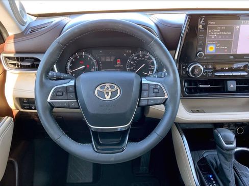 Used 2020 Toyota Highlander Limited image 5