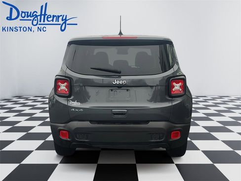 Used 2023 Jeep Renegade Latitude image 4