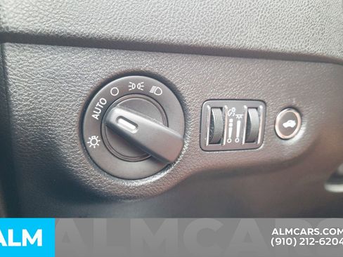 Used 2023 Dodge Charger SXT image 32