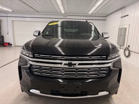Used 2024 Chevrolet Suburban Premier AWD/4WD image 2
