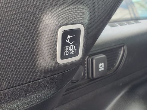 Used 2025 Jeep Grand Cherokee Limited AWD/4WD image 30
