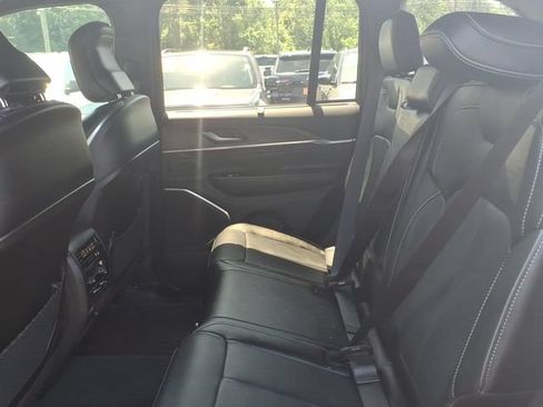 Certified 2023 Jeep Grand Cherokee Overland w/ Luxury Tech Group IV AWD/4WD image 16