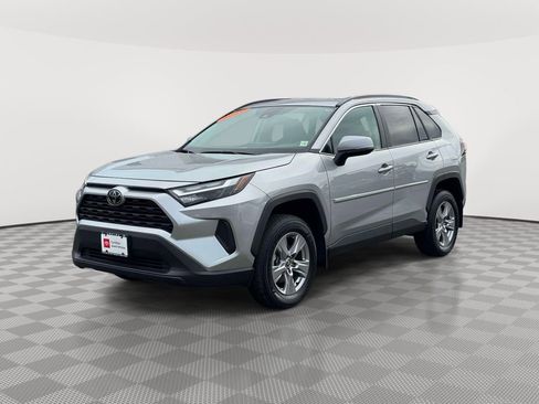Used 2025 Toyota RAV4 XLE AWD/4WD image 3