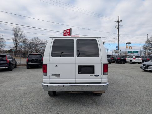 Used 2011 Ford E-350 and Econoline 350 XLT image 5
