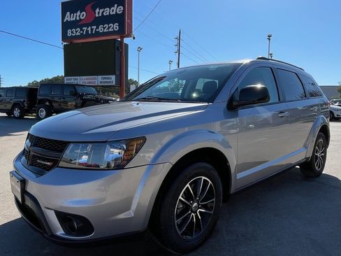 Used 2018 Dodge Journey SXT w/ Connectivity Group image 4