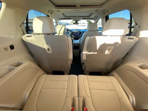 Used 2023 GMC Acadia Denali w/ Black Diamond Edition image 19