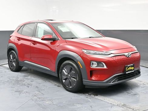 Used 2021 Hyundai Kona Limited w/ Cargo Package image 3